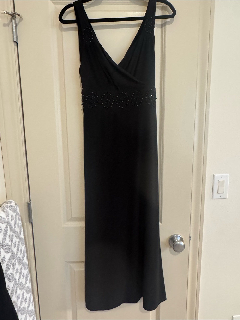 karin stevens Black Beaded V-Neck Midi Dress
